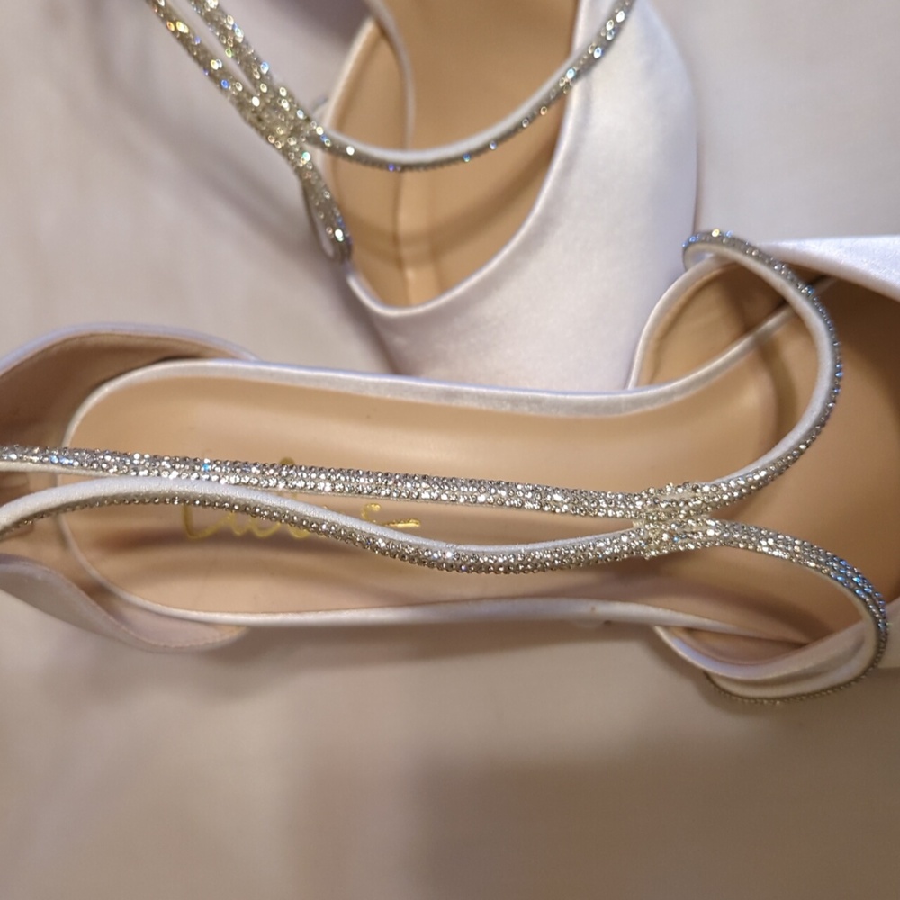 Lulus Aidan white satin rhinestone pointed toe pumps heels size 10 - Picture 2 of 6